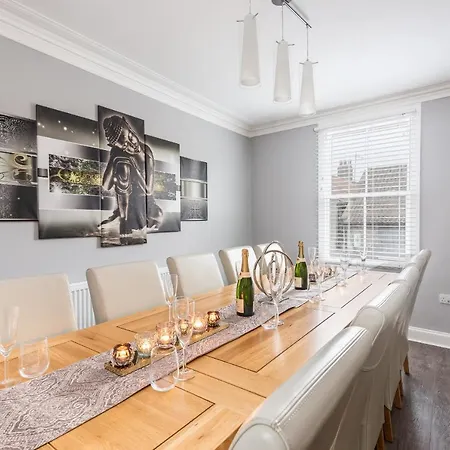 Rooftop Terrace Apartament Pickering